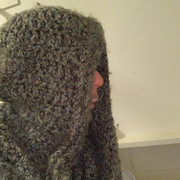 Hand Crocheted 100% Alpaca Wool Hooded Scarve - Picture 4 of 4